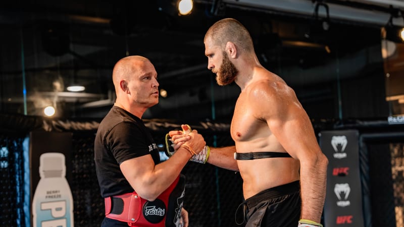 Smluvená hesla pro Procházku během boje: Kouřové zjevení, davaj nebo udry, prozradil kouč