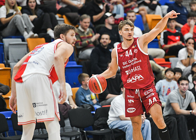 Jak zastavit prohry? Musíme si víc věřit, burcuje trenér basketbalistů Hradce