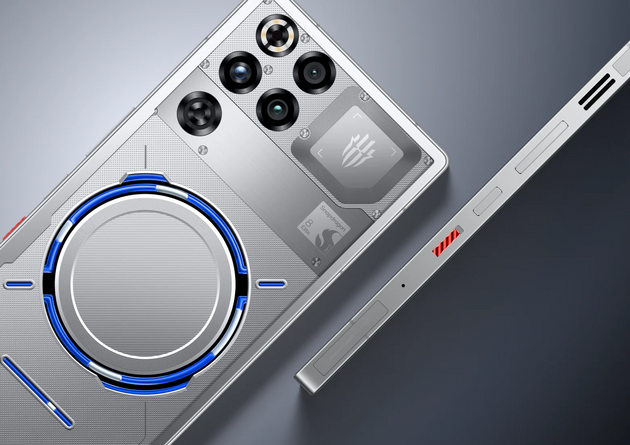 Ohromná baterie a vodní chlazení. Speciální mobily drtí běžné konkurenty