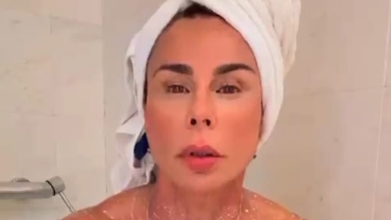 Koupu se v mléce jako Kleopatra. Influencerka zveřejnila dráždivé fotky, chce zůstat mladá