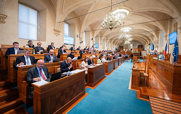 Senát projedná návrh, aby mohl NKÚ kontrolovat hospodaření České televize