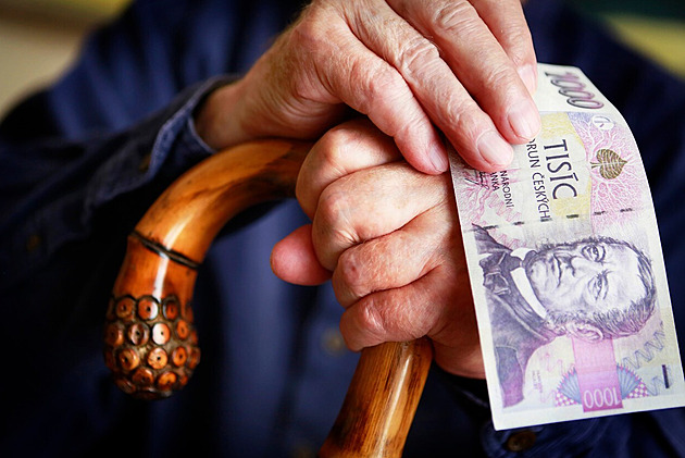 Důchody 2026: Kolik vám přidá valorizace a nový výpočet minimálních penzí