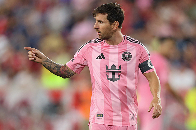 Messi byl po debaklu rozladěný, mířil ke kabině rozhodčích