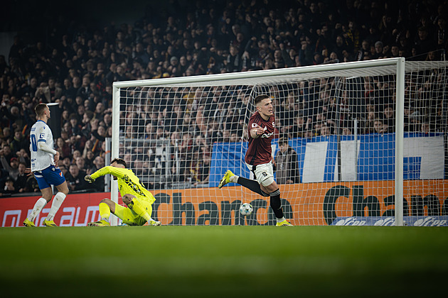 ONLINE: Sparta - Baník 5:2, hosté v deseti. Nařízenou penaltu proměňuje Rrahmani