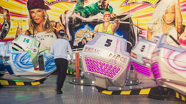 Dívce se udělalo nevolno a na Matějské vypadla z atrakce, má poraněnou hlavu