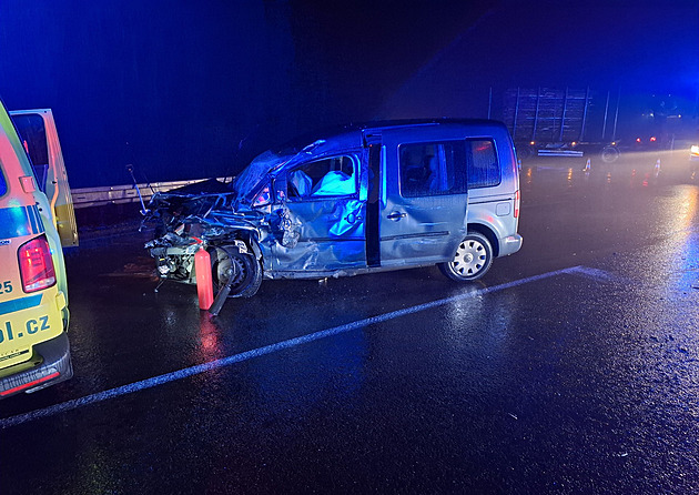 Dvě nehody uzavřely silnici u České Lípy. Zraněných je nejméně deset