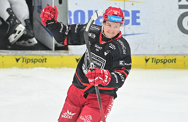 ONLINE: Hradec navyšuje vedení s Třincem, Vary drží dvougólový náskok na Liberec