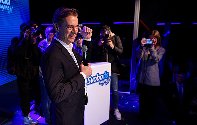 Ve slovinských volbách dle odhadů vyhrála strana premiéra, ztratila však většinu