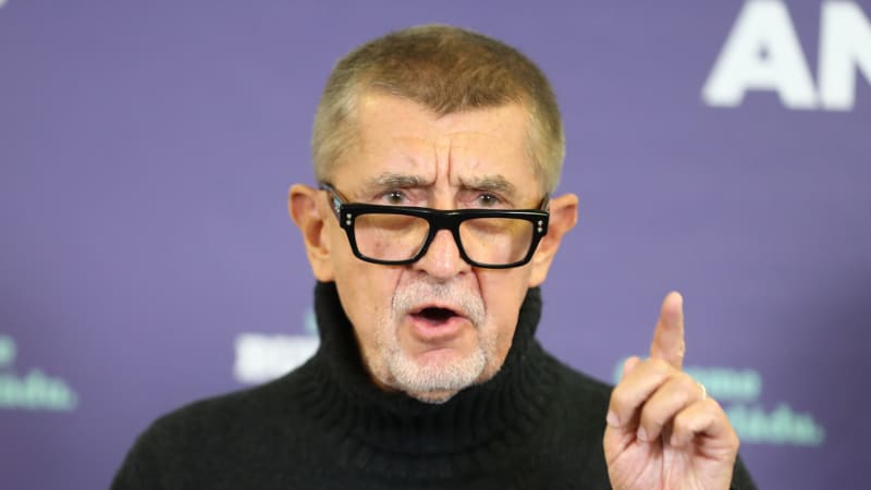 Babiš vyzval Orlen, Mol a OMV: Snižte ceny paliv. Předtím kritizovala vládu za nečinnost ODS