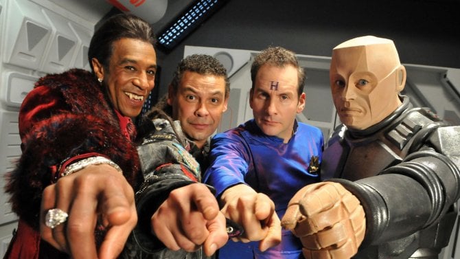 Nachystejte uzenáče, na snídani jsem zpátky. Červený trpaslík je teď zdarma na iVysílání