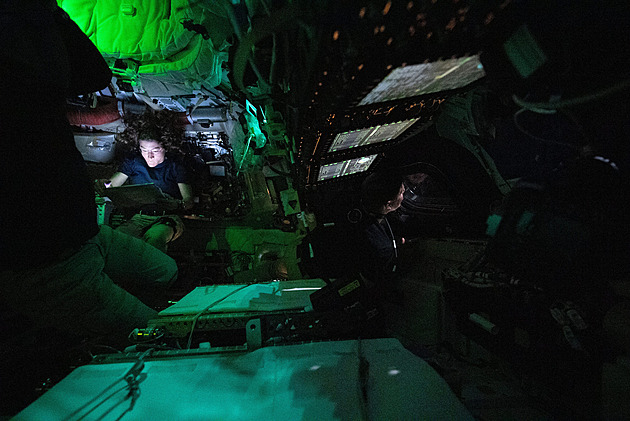 Astronauti mise Artemis II posunuli hranice lidstva. Překonali rekord Apolla