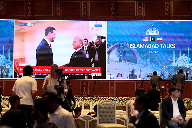 Konečně tváří v tvář. Írán a USA mluví v Pákistánu o míru či uvolnění aktiv