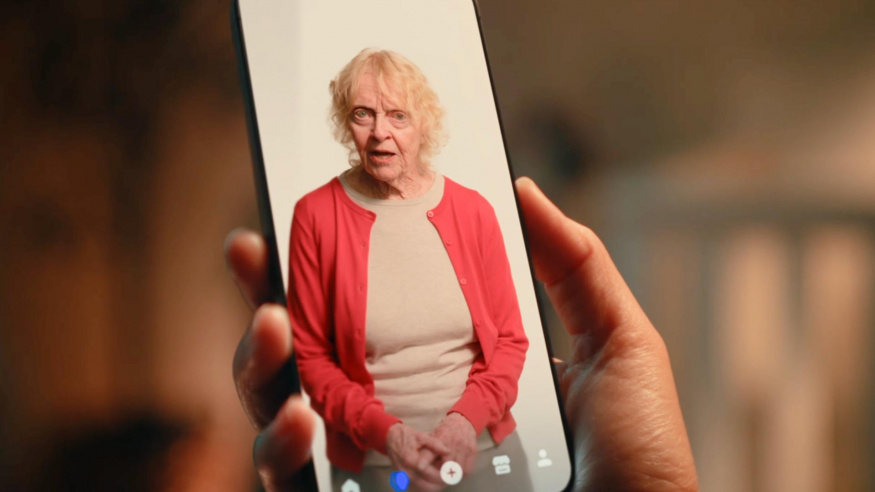 Hologramy mrtvých lidí. Umělá inteligence vrátí nebožtíky zpět, ale má to háček