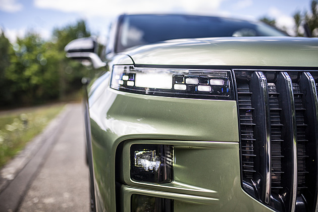 Čínské SUV Jaecoo 7 je nejprodávanějším autem ve Velké Británii. Test ukázal proč