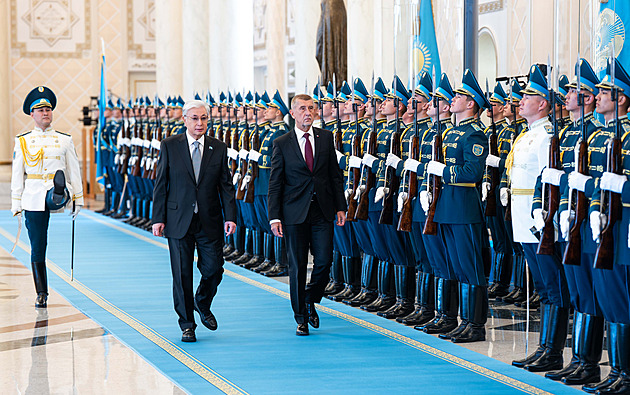 Prezident Kazachstánu udělil Babišovi jedno z nejvyšších státních vyznamenání