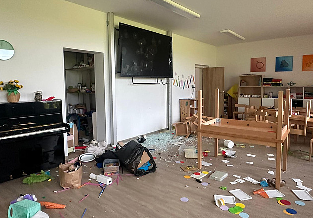 Zdemolovaná školka. Zloděj řádil jako smyslů zbavený, dětem rozbil i hrnečky