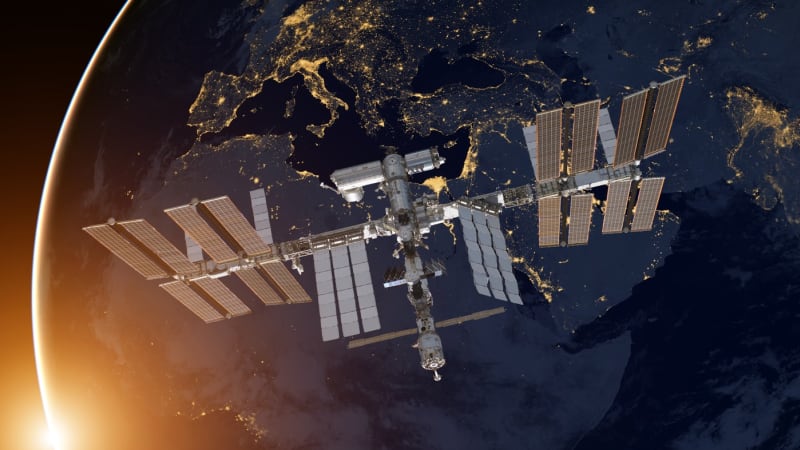Poplach na Mezinárodní vesmírné stanici: Astronautům unikal kyslík, hrozila evakuace