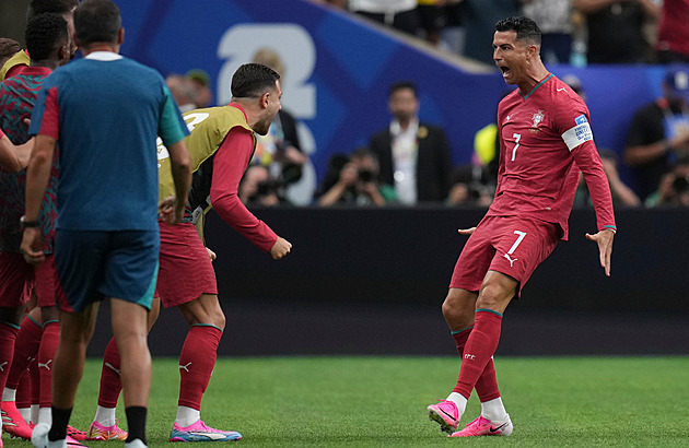 ONLINE: Portugalsko - Uzbekistán 3:0, další šance Ronalda, na hattrick musí počkat