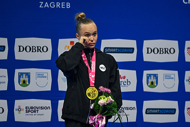 Západ šikanuje nevinnou gymnastku, křičí Rusové. Ta přitom podporuje invazi