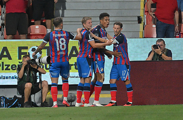 ONLINE: Crvena zvezda - Plzeň 0:0, hosté vstupují do pohárů, za domácí hraje Cham